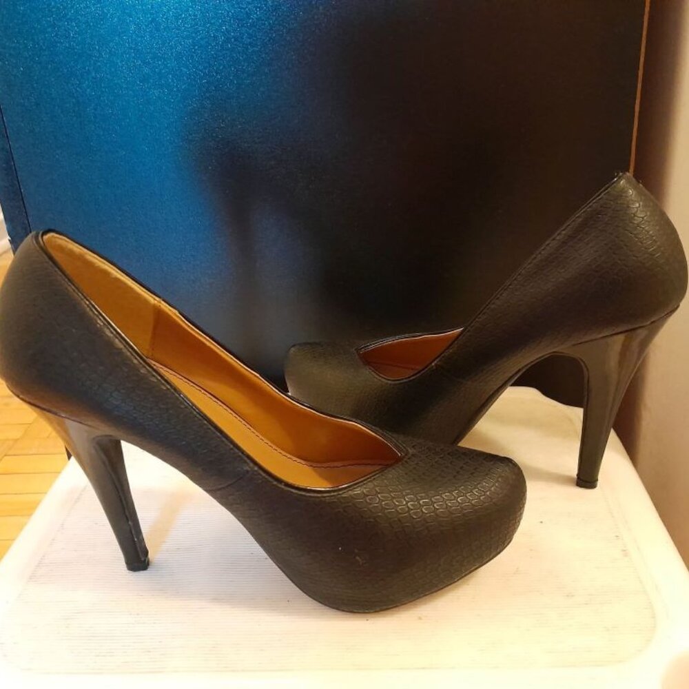Real black leather and snake shoes